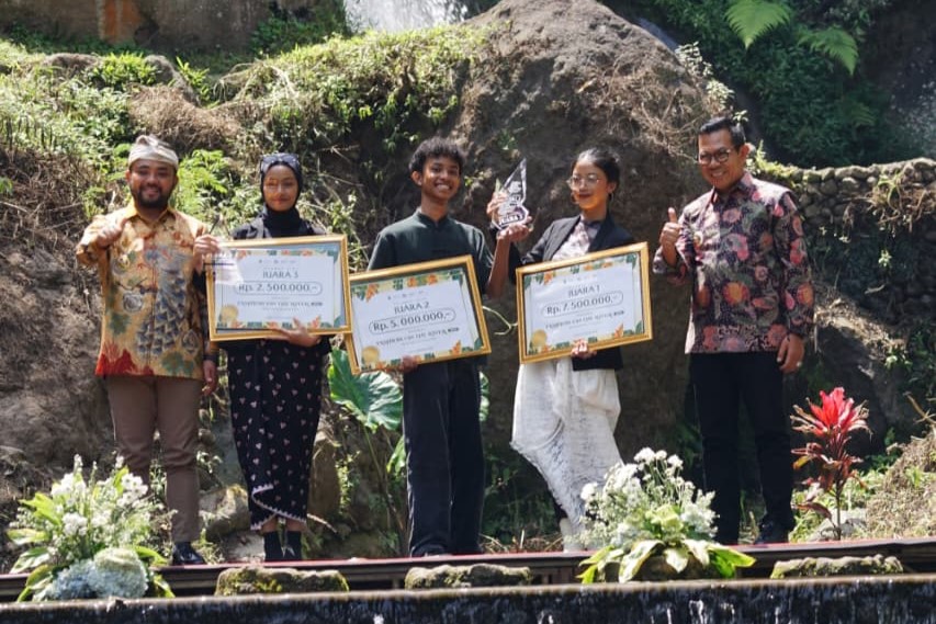 Fashion on the River